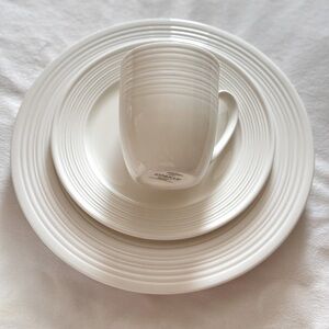Gorham 1831 Bone China Woodbury White 12-Piece Dinnerware Set Brand New